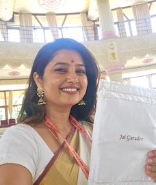 प्राजक्ता माळीचा रफ-टफ अंदाज, दिसणार पोलीस ऑफिसरच्या भूमिकेत? सेटवरचा फोटो समोर  