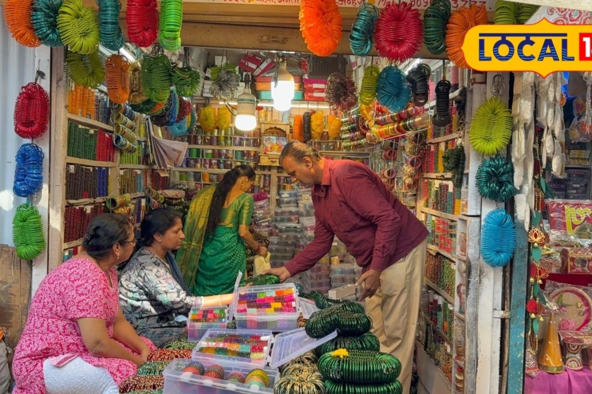 150 वर्षांची परंपरा, सर्वात स्वस्त बांगड्यांची लेन,पुण्यातील हे ठिकाण माहितीये? 150 वर्षांची परंपरा, सर्वात स्वस्त बांगड्यांची लेन,पुण्यातील हे ठिकाण माहितीये?