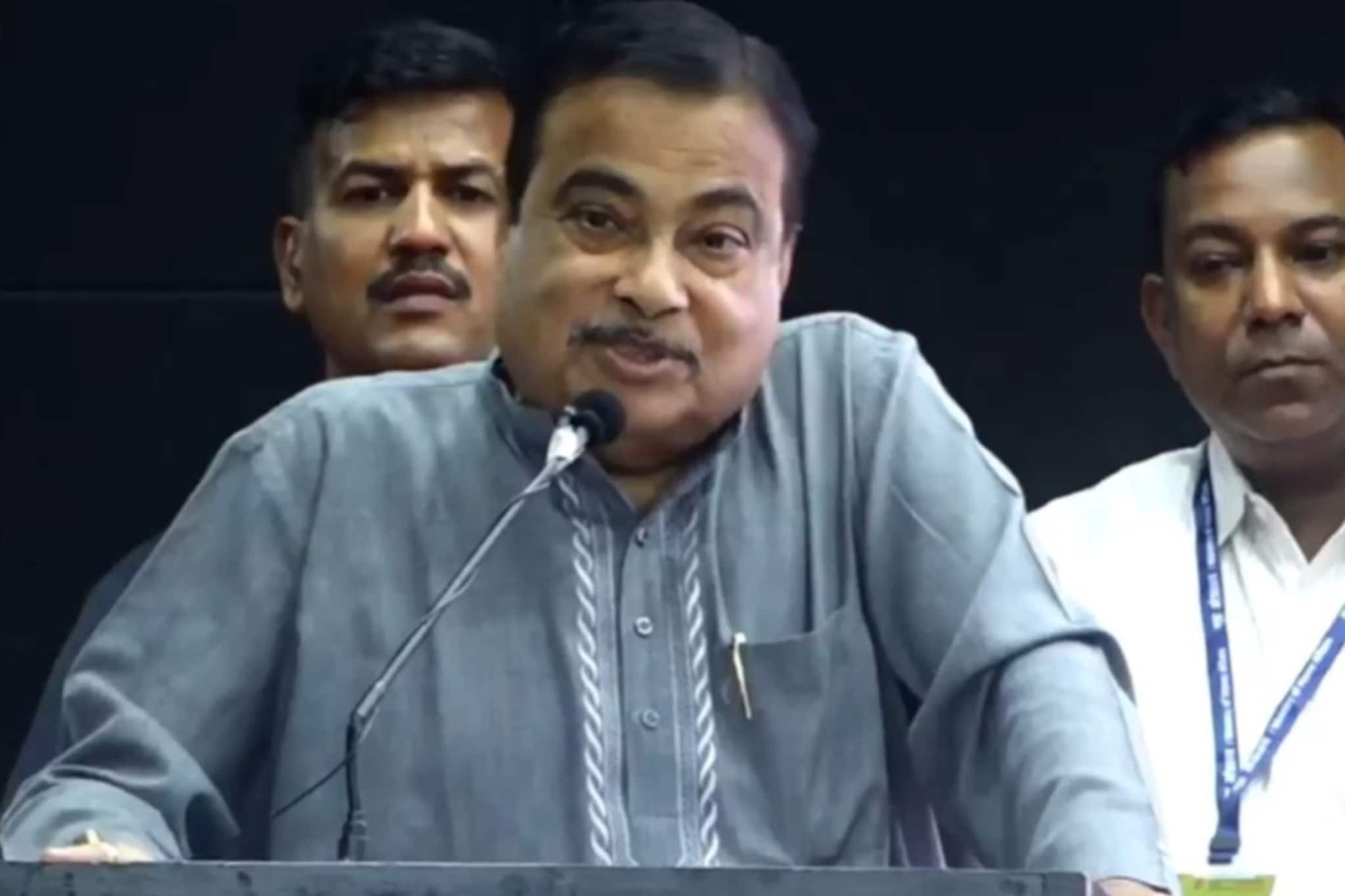 'दुसऱ्याच्या छातीवर चढू शकतो..' पुण्यात गडकरींचा डॅशिंग अवतार, कोणाला सुनावलं?