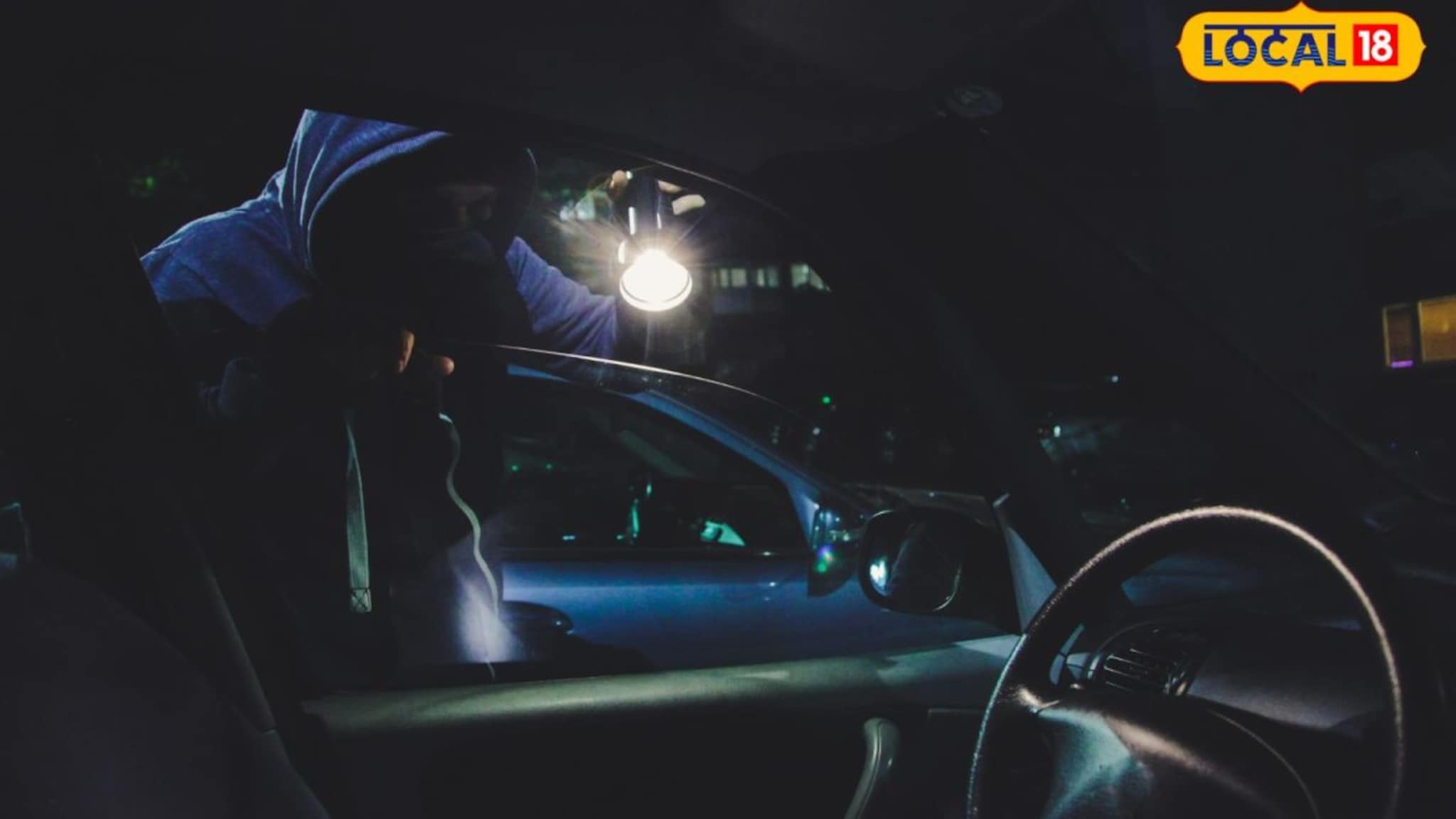 पुणे सोलापूर महामार्गावर थरार! महिलेला पुण्यासाठी लिफ्ट दिली; कारमध्ये बसताच बंदुक काढली अन् हादरवणारं कृत्य