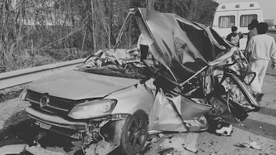 Mumbai-Pune Highway Horror: Speeding Car Overturns, Three Dead, One Critical