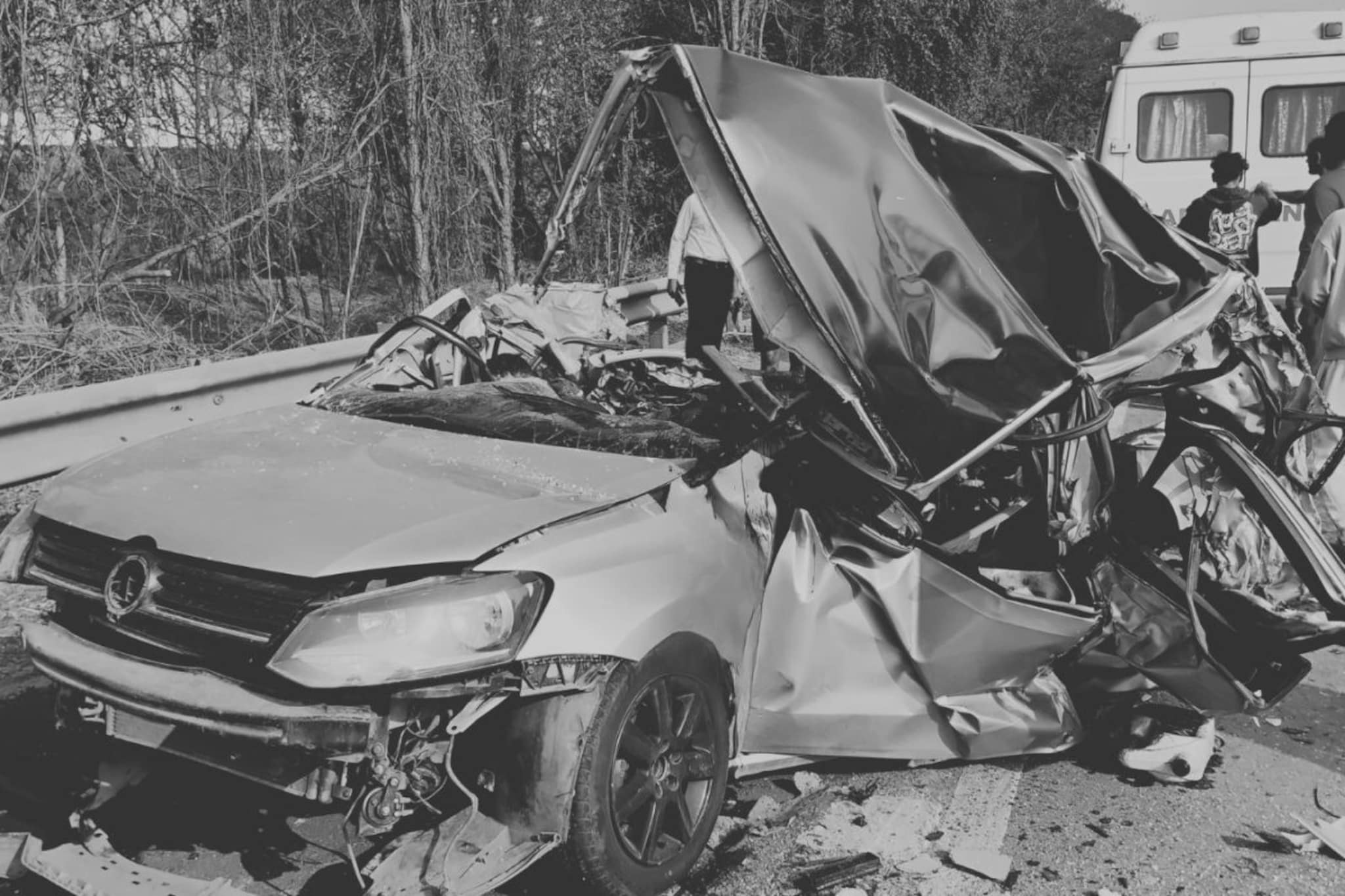 मुंबई-पुणे हायवेवर भीषण अपघात, भरधाव कार अनेकदा पलटली, तिघांचा भयंकर अंत 