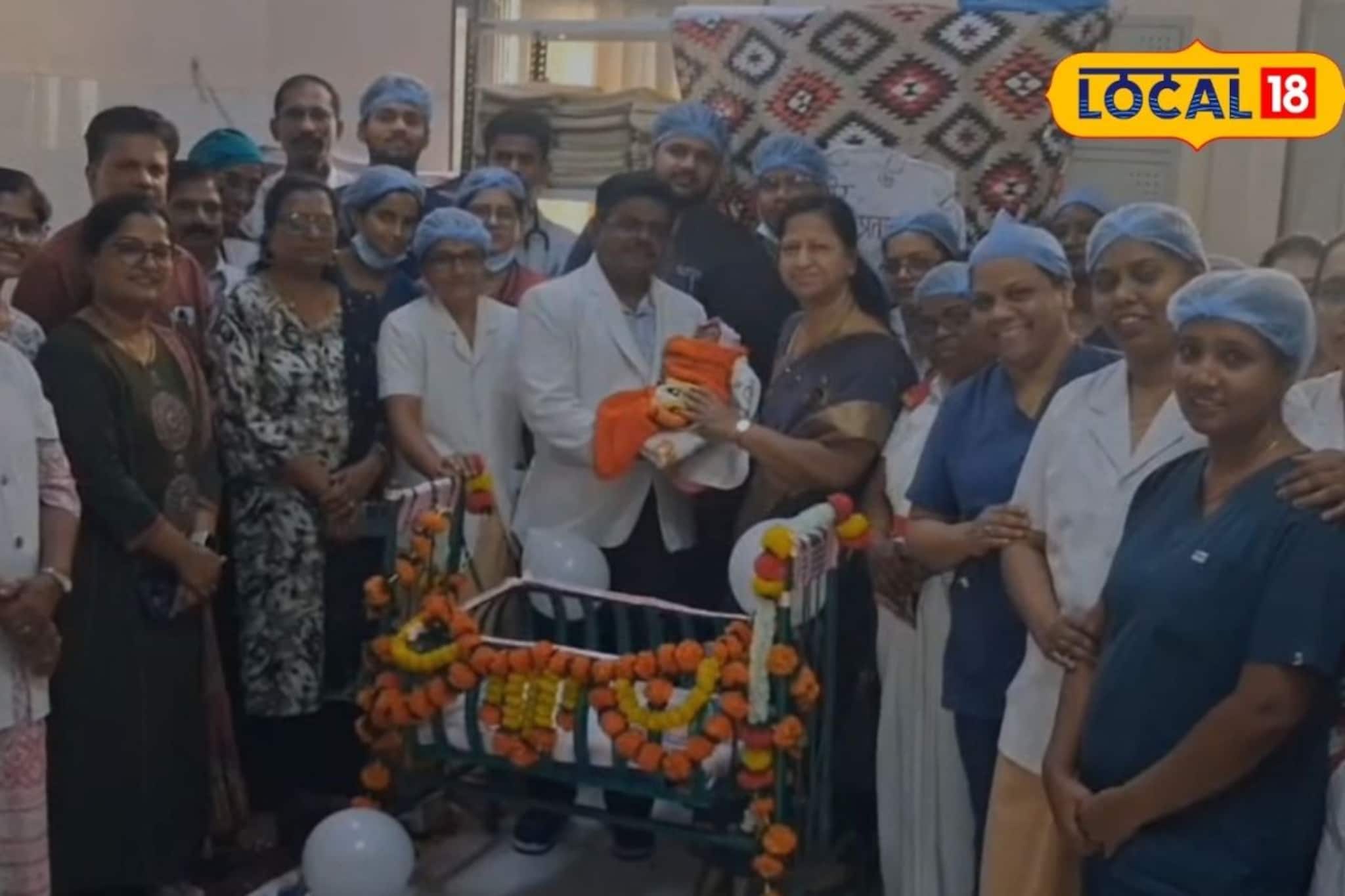 आई जन्म देऊन पळाली, 3 महिन्याच्या 'वीरप्रताप'नं सगळ्यांना रडवलं, सांगलीच्या हॉस्पिटलमध्ये काय घडलं? आई जन्म देऊन पळाली, 3 महिन्याच्या 'वीरप्रताप'नं सगळ्यांना रडवलं, सांगलीच्या हॉस्पिटलमध्ये काय घडलं?