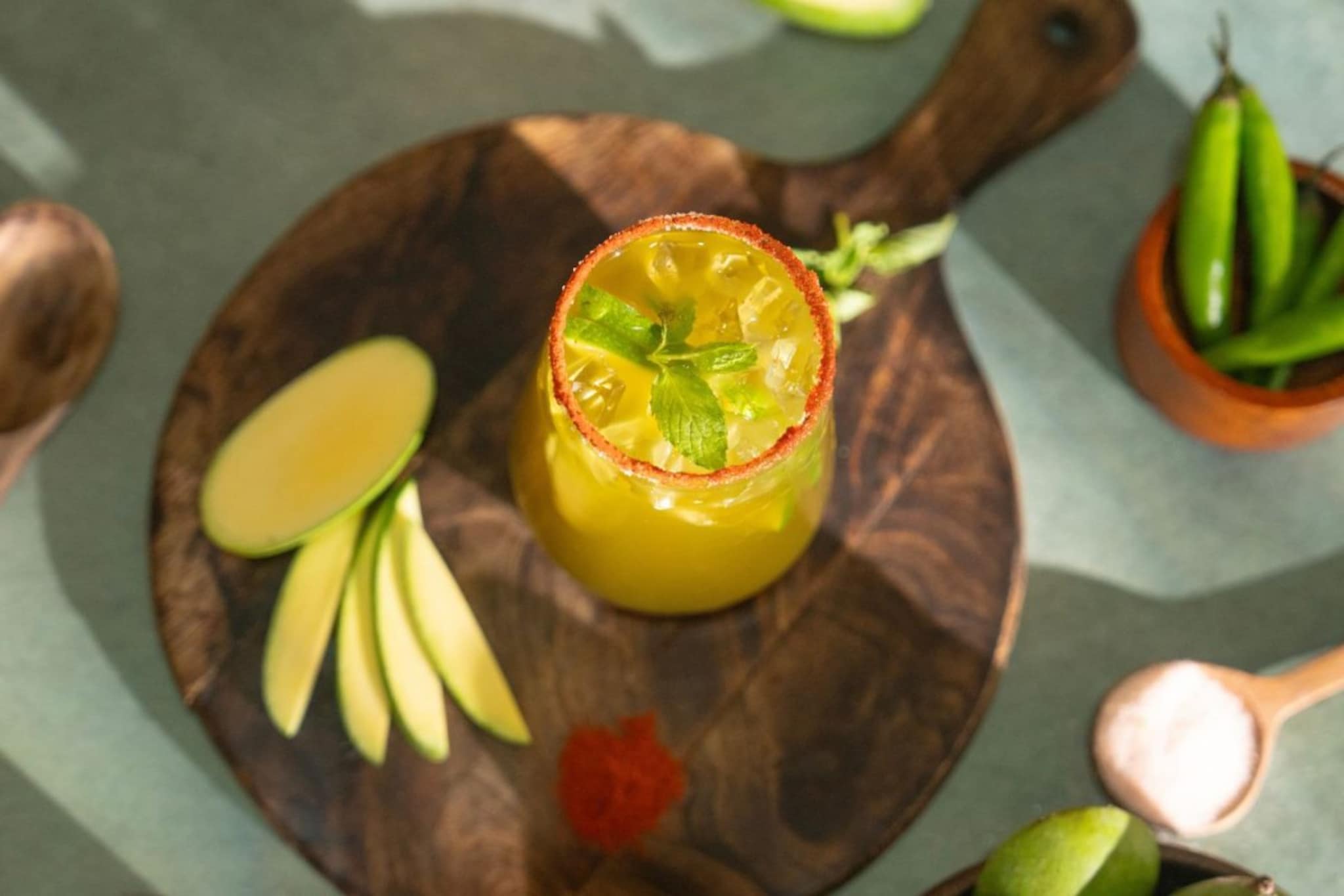 कैरीचं पन्हं बनवायला वेळ नाही? बनवा हे झटपट कैरीचं सरबत, याची चव तुमचं मन करेल तृप्त!  