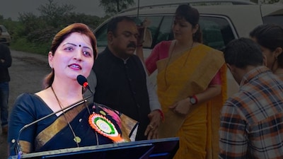 अशोक खरात प्रकरणामुळे रुपाली चाकणकर पक्षाला नकोशा, हकालपट्टीची मागणी.