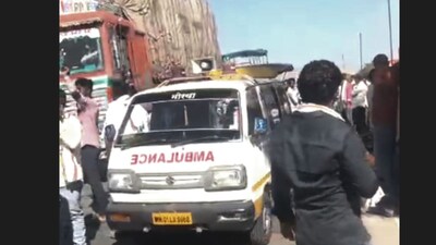 छत्रपती संभाजीनगरमध्ये भीषण अपघात: कंटेनरने दुचाकीस्वाराला चिरडले, जागीच मृत्यू.