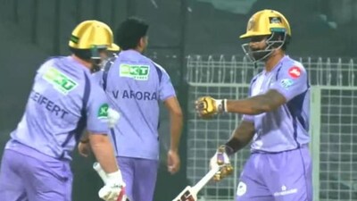 6,6,4,4,4,4,4... 231 च्या स्ट्राईक रेटने धुतलं, खासदाराच्या मुलाने फिक्स केली जागा!