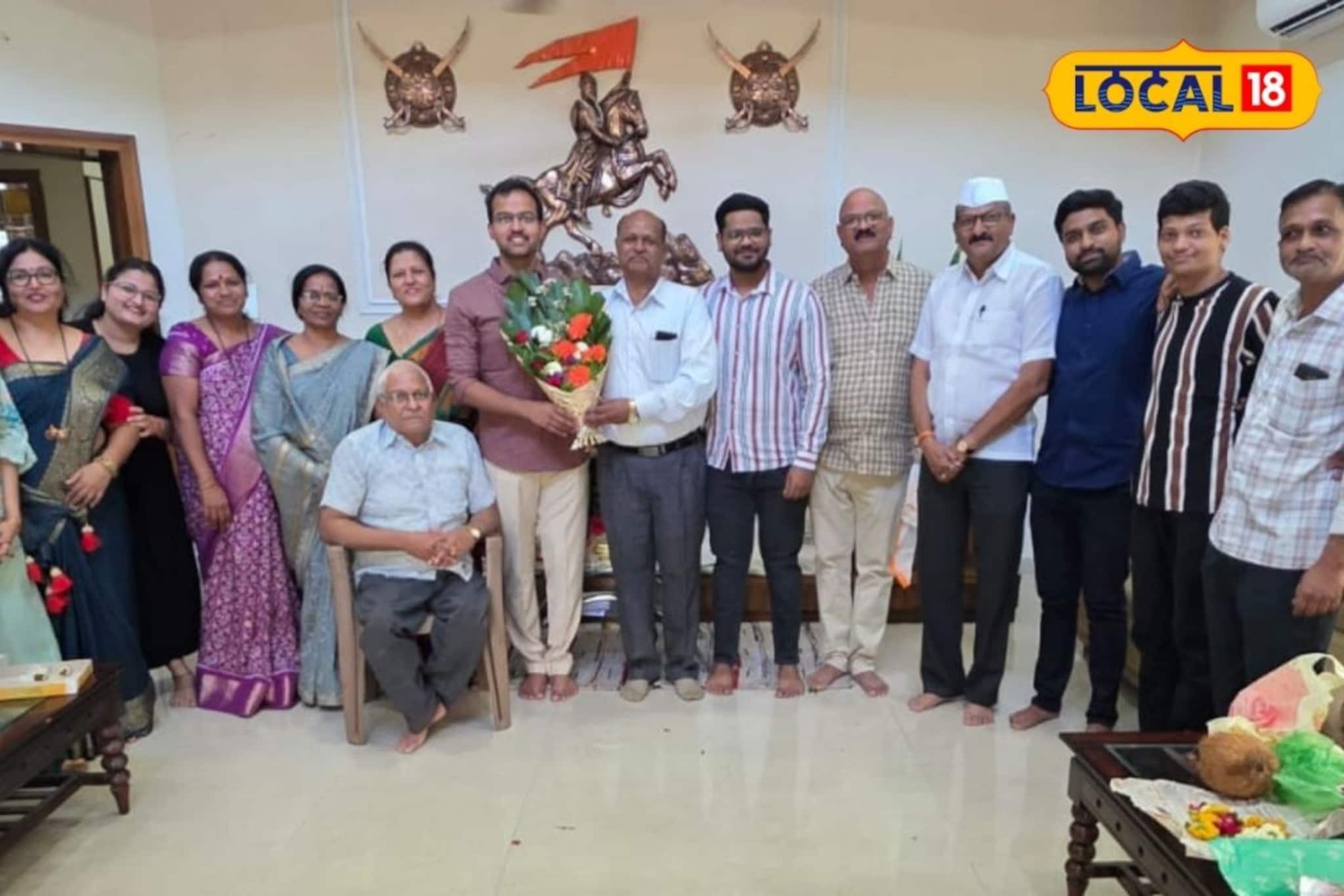 शेतकऱ्याचा लेक अधिकारी, क्लासेसचा आधार न घेता मिळवलं यश, UPSC परीक्षेत 434 रँक