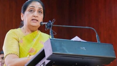 सुनेत्रा पवारांनी अजित पवारांचे रणनीतीकार नरेश अरोरा यांना हटवले, NCP मध्ये मोठा निर्णय.