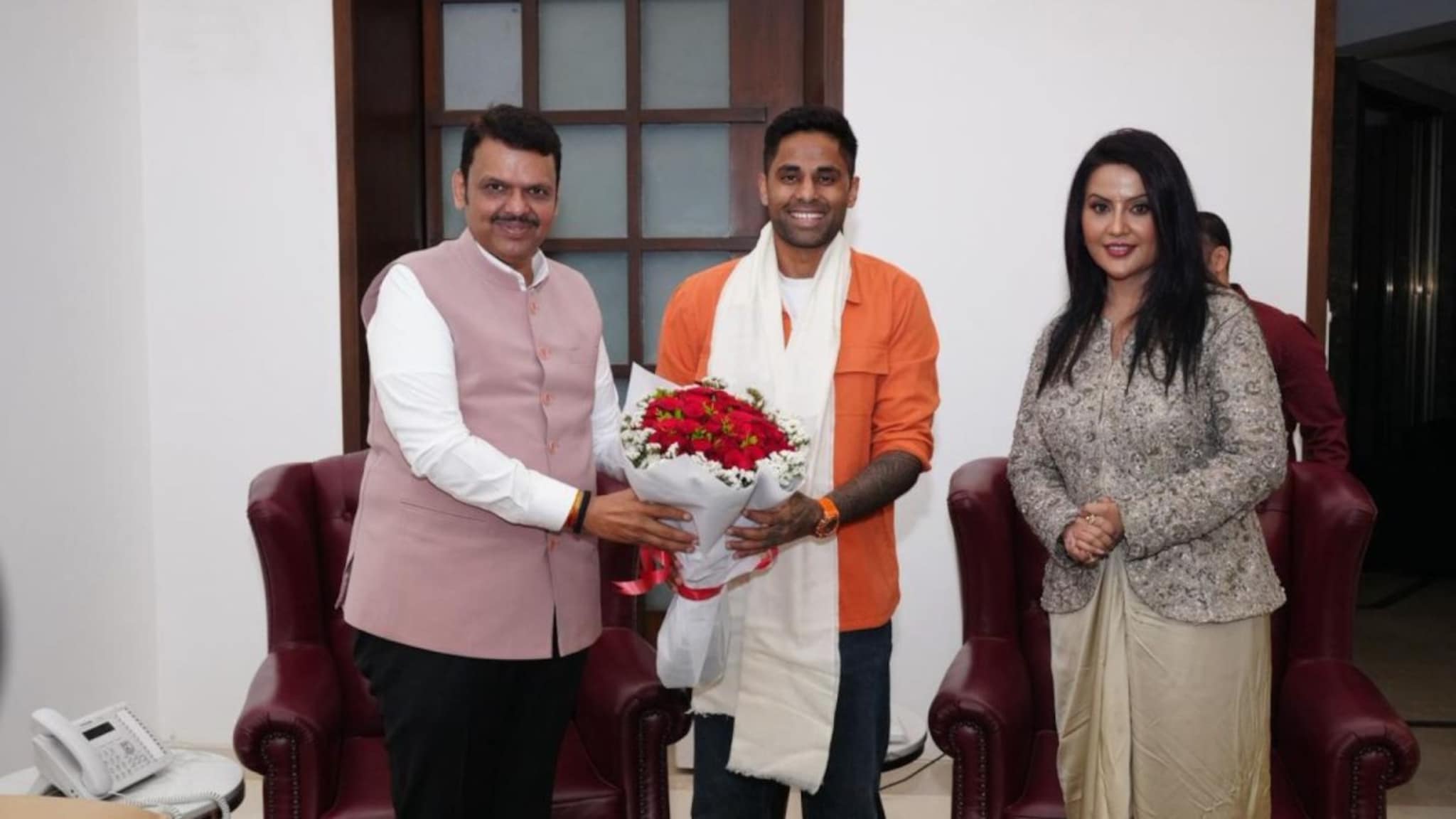 टीम इंडियाचे दोन वर्ल्ड चॅम्पियन वर्षावर, CM फडणवीसांनी केला स्पेशल सन्मान!