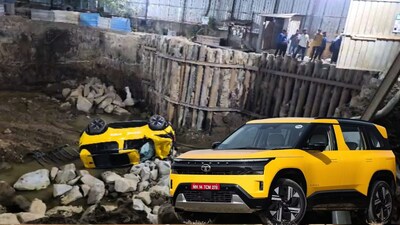  Tata Sierra ची टेस्ट ड्राईव्ह करणाऱ्या महिलेचं अचानक नियंत्रण सुटलं आणि नवी कोरी सियारा ३५ फुट खोल खड्यात पडली. सुदैवाने या महिलेला काहीच झालं नाही. (प्रेम मोरे, प्रतिनिधी)