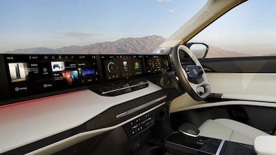 Tata Sierra जेव्हा लाँच झाली तेव्हा दोन गाड्यांची समोरासमोर धडक करून Tata Sierra किती मजबूत आहे, याची झलक दाखवली होती. आता  Bharat NCAP क्रॅश टेस्टमध्ये 