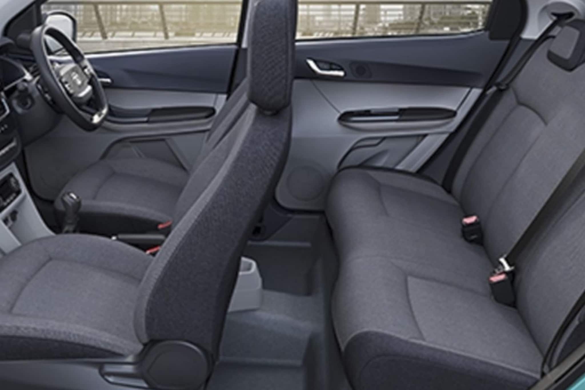 Car: फॅमिलीची सुरक्षाही महत्त्वाची! Tata चा छोटा टँक, 28 किमी मायलेज अन् किंमत 4.57 पासून 