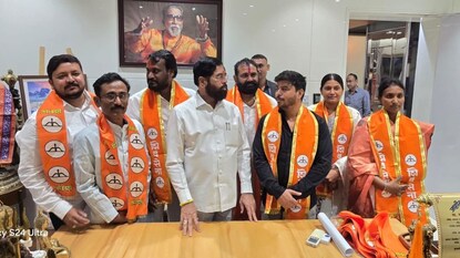 ubt corporators in akola join shivsena