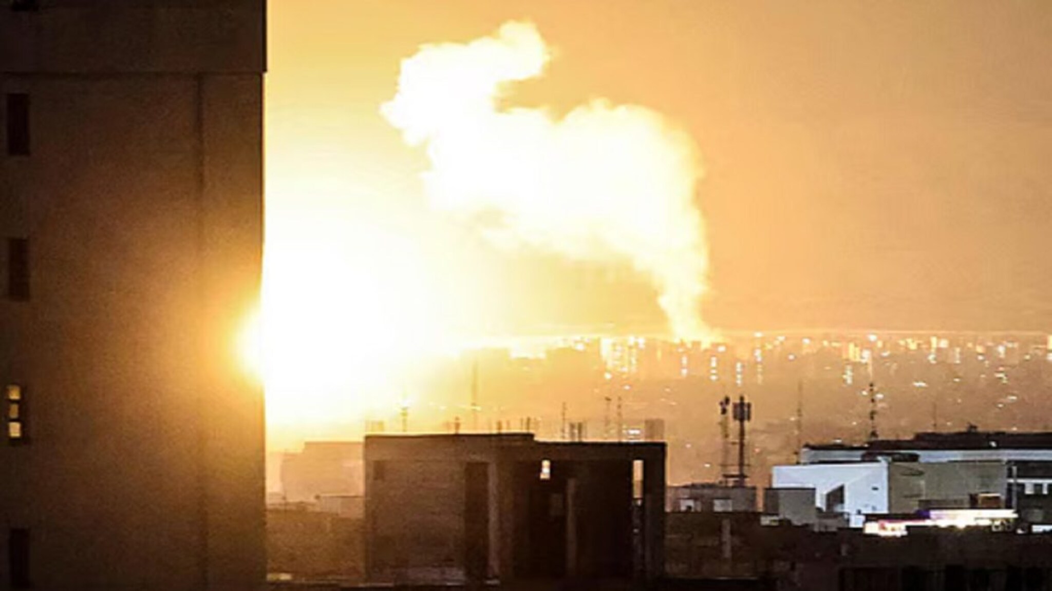 अमेरिका-इराण युद्ध दीर्घ चाललं तर काय होईल? SBI ने दिला मोठा इशारा