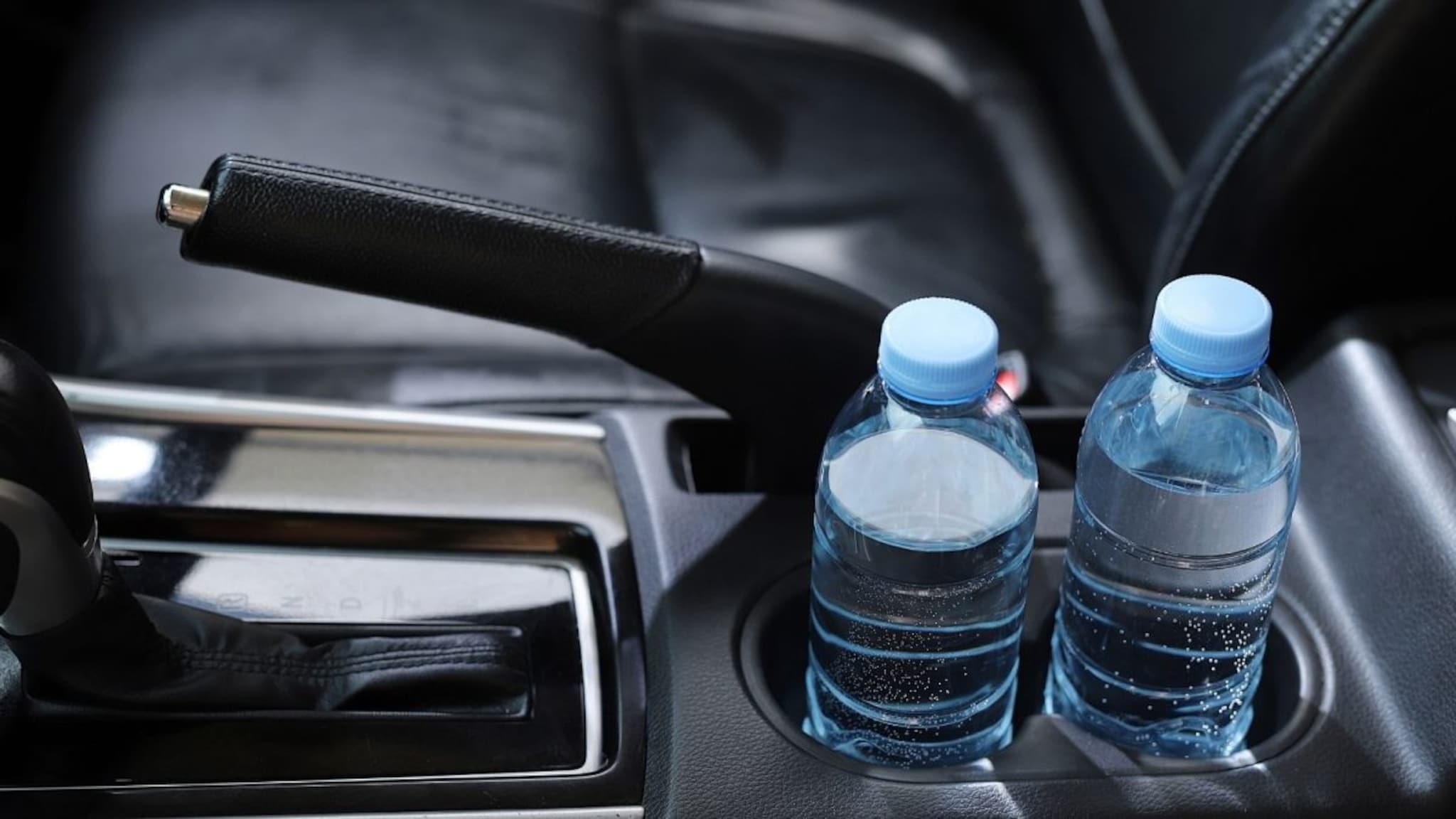 गाडीत ठेवलेल्या बाटलीतून तुम्ही ही पाणी पिता? मग सावधान! हे किती घातक जाणून घ्या, पुन्हा कधीच करणार नाही अशी चूक