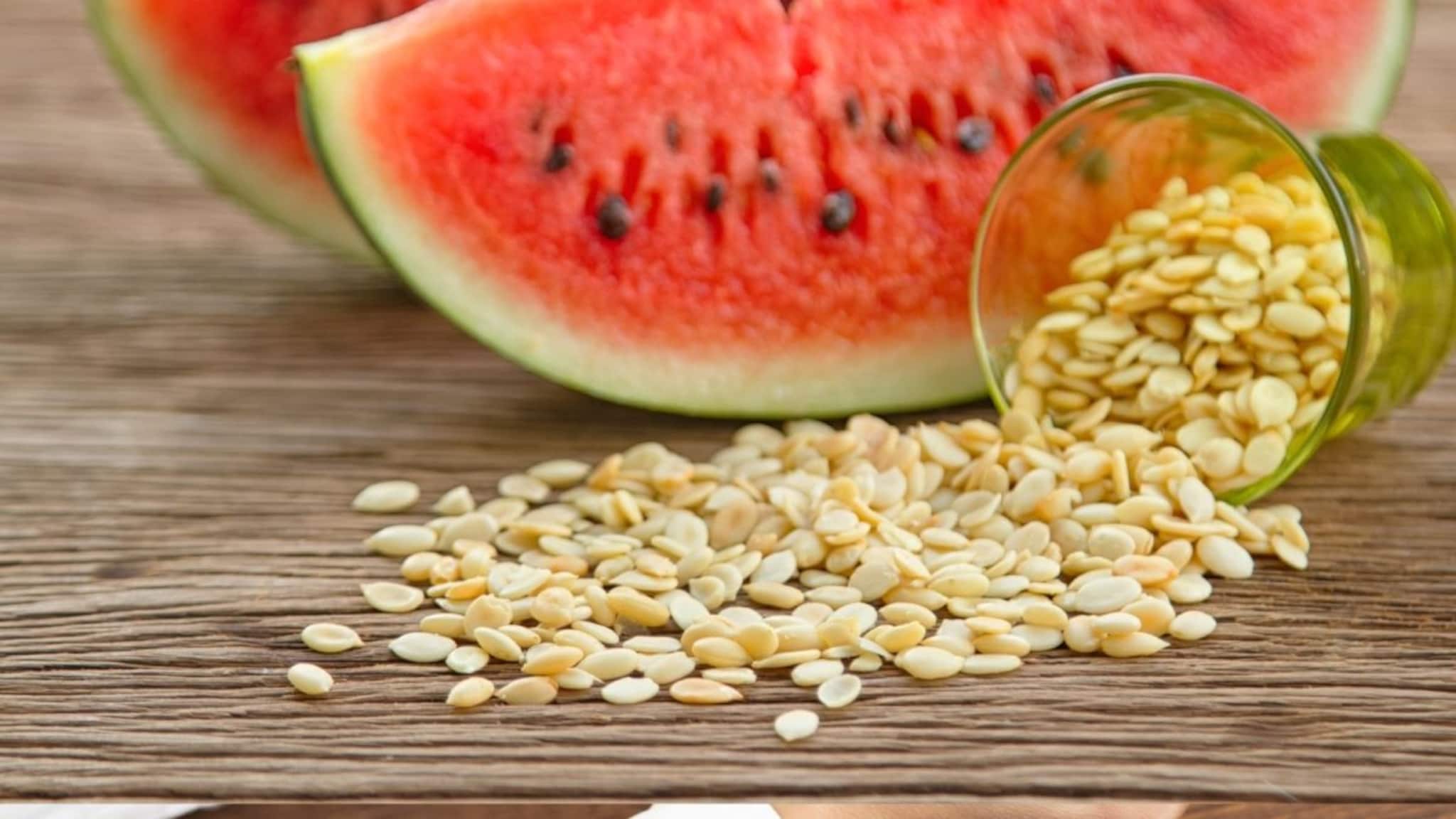 Watermelon : कलिंगडाच्या बिया कचरा समजून फेकून देताय? पुरुषांच्या आरोग्यासाठी 'पॉवरहाऊस', खाण्याची योग्य पद्धत जाणून घ्या