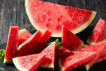 Watermelon : कलिंगड कापण्याची जपानी पद्धत माहितीय का? विना झंझट निघतील आतील बिया