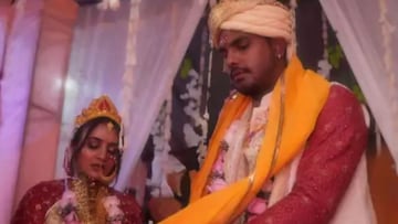 RCB च्या स्टारने गुपचूप उरकलं लग्न, वादग्रस्त आरोपांनंतरही पत्नीने दिला पाठिंबा! RCB च्या स्टारने गुपचूप उरकलं लग्न, वादग्रस्त आरोपांनंतरही पत्नीने दिला पाठिंबा!