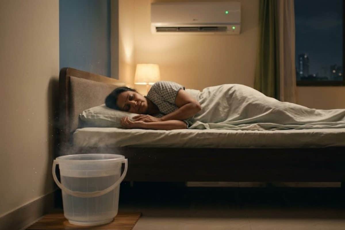 AC Tips : एसीमध्ये झोपताना रूममध्ये पाण्याची बादली भरून का ठेवावी? कारण माहीत पडल्यावर आजच सुरू कराल हा 'जुगाड'