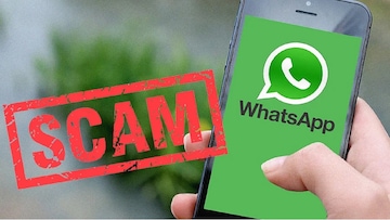 WhatsApp डाउनलोड करताना सावधान! Fake अॅपने लोकांना केलं जातंय टार्गेट, अलर्ट जारी WhatsApp डाउनलोड करताना सावधान! Fake अॅपने लोकांना केलं जातंय टार्गेट, अलर्ट जारी