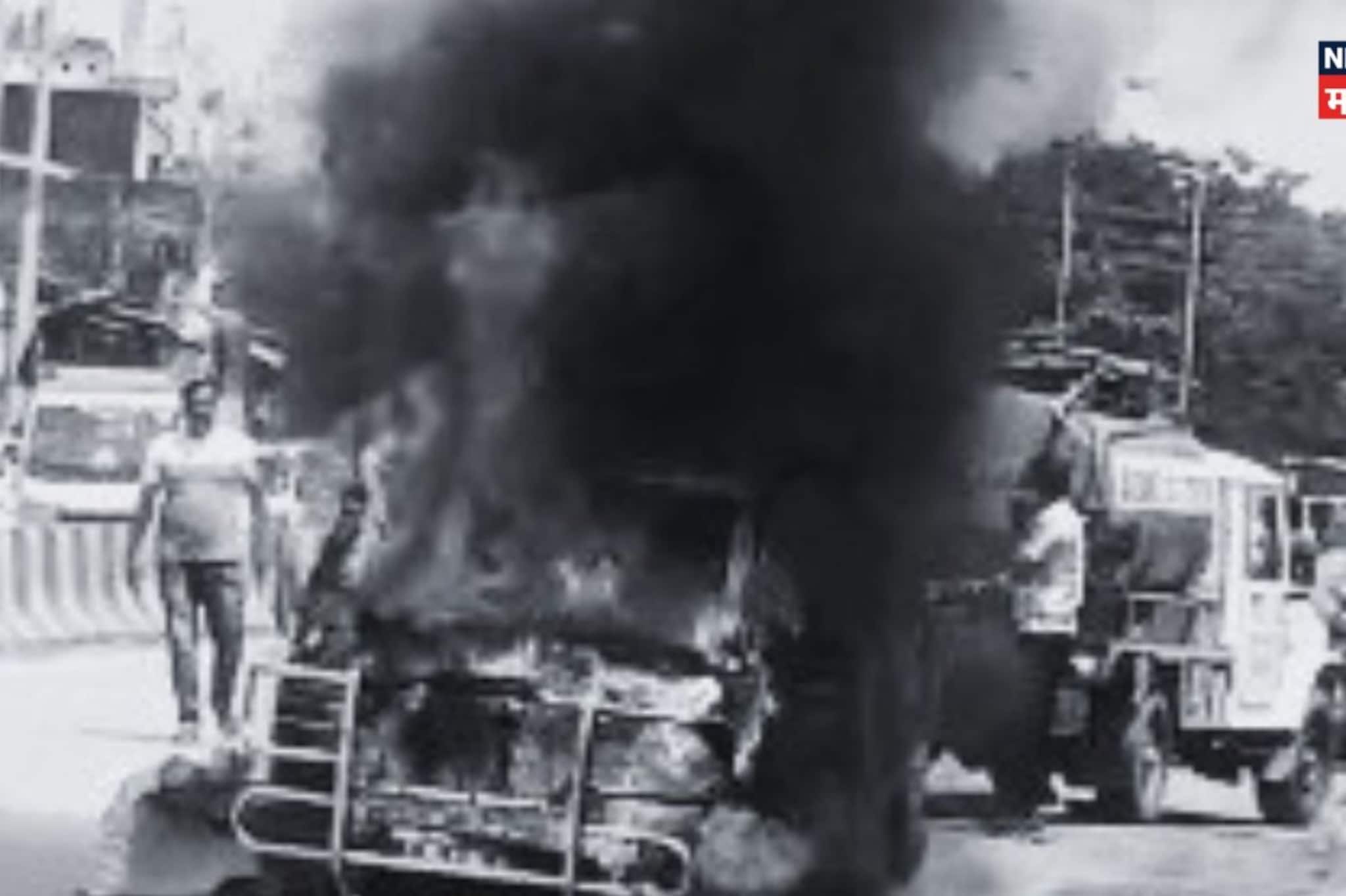 सांगलीत 'बर्निंग कार'चा थरार! भररस्त्यात ओमनी बनली आगीचा गोळा; चालकामुळे वाचले प्रवाशांचे प्राण