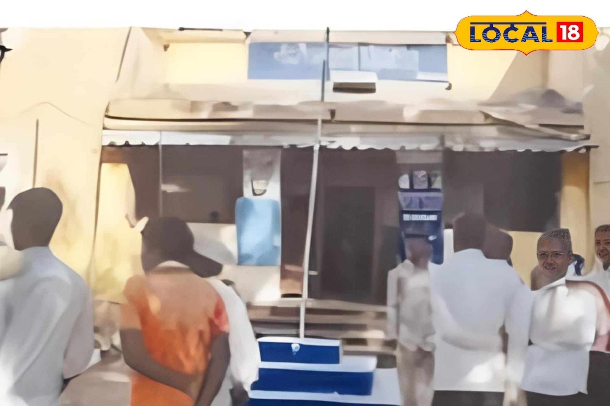 रेल्वेत नोकरीचं स्वप्न पडलं महागात, संभाजीनगरमधील 37 तरुणांची मोठी फसवणूक, नेमकं काय घडलं?