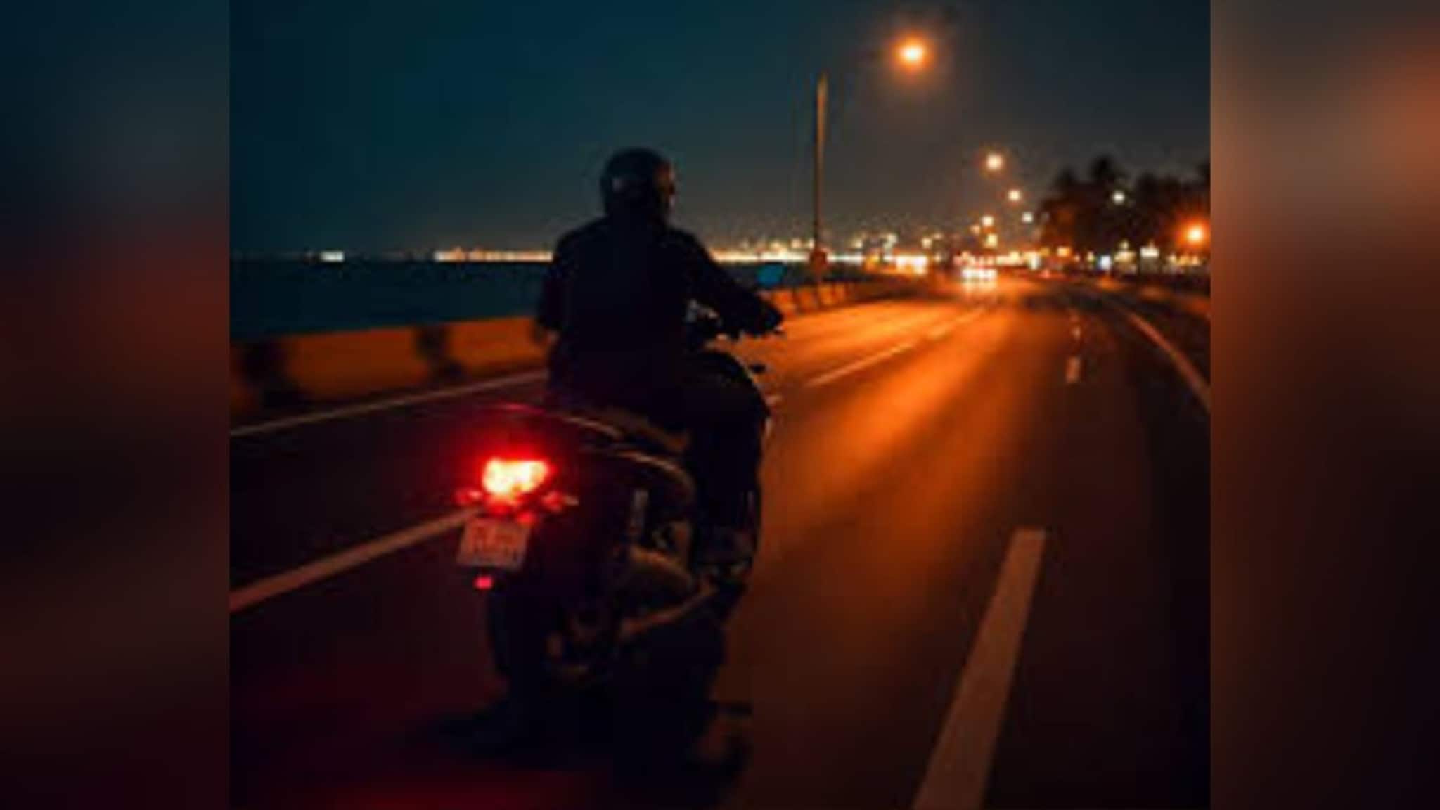 "औषध आणायला गेले, परतलेच नाहीत"; विलेपार्ल्यात हिट अँड रन प्रकरण... "औषध आणायला गेले, परतलेच नाहीत"; विलेपार्ल्यात हिट अँड रन प्रकरण...