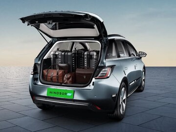 BMW, मर्सिडीजचा पडेल विसर, 5 स्वस्त आणि दणकट अशा SUV, हे फिचर्स पाहून प्रेमात पडाल!