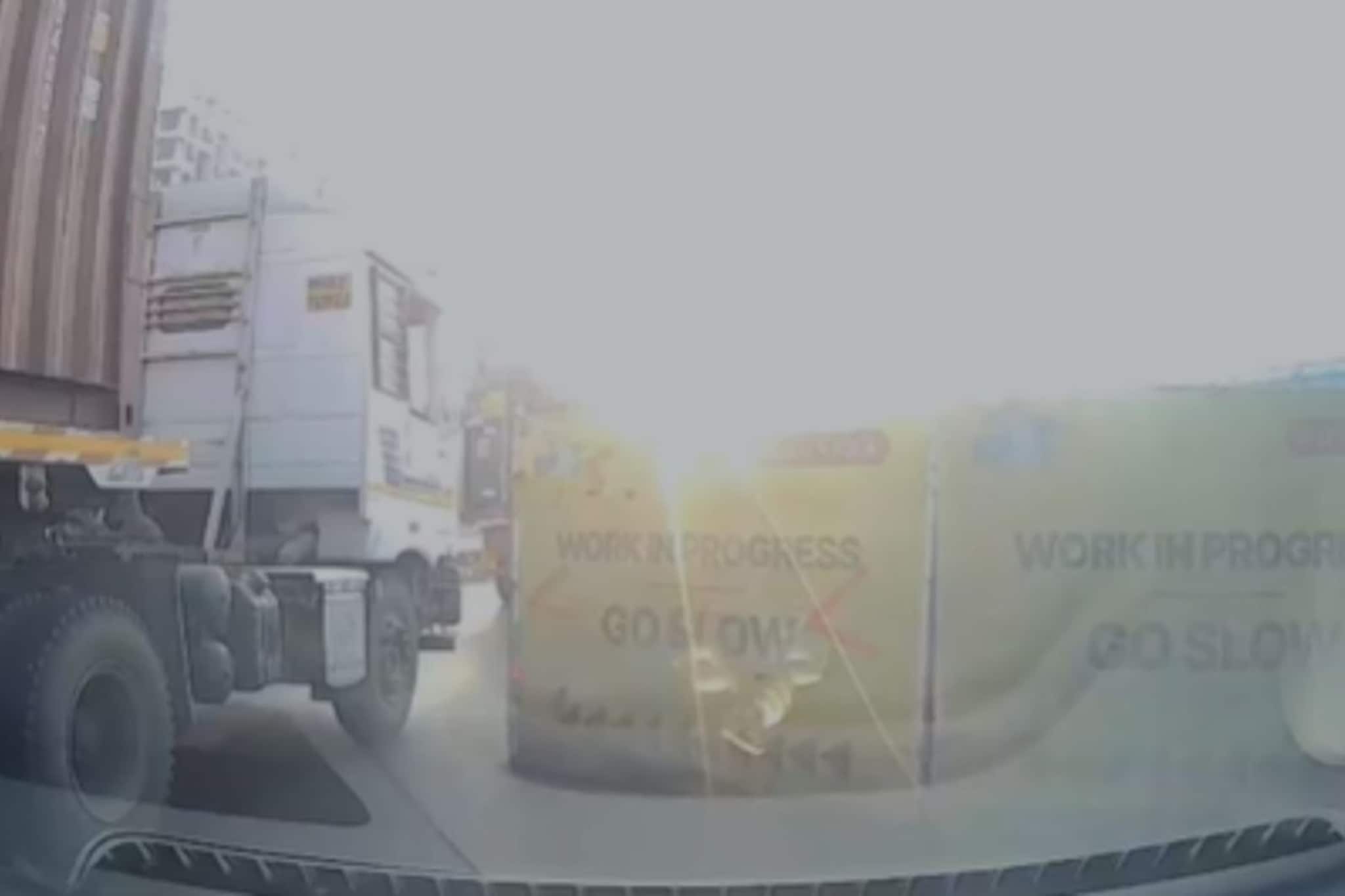  पुण्यात BMW चालकाचा धिंगाणा! आधी कारला उडवलं अन् भर रस्त्यात 15 मिनिटं झोप काढली; चांदणी चौक हादरला.