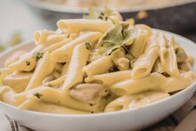 Quick Pasta : फक्त 15 मिनिटांत कुकरमध्ये बनवा टेस्टी पास्ता! शेफने सांगितली सोपी आणि झटपट रेसिपी