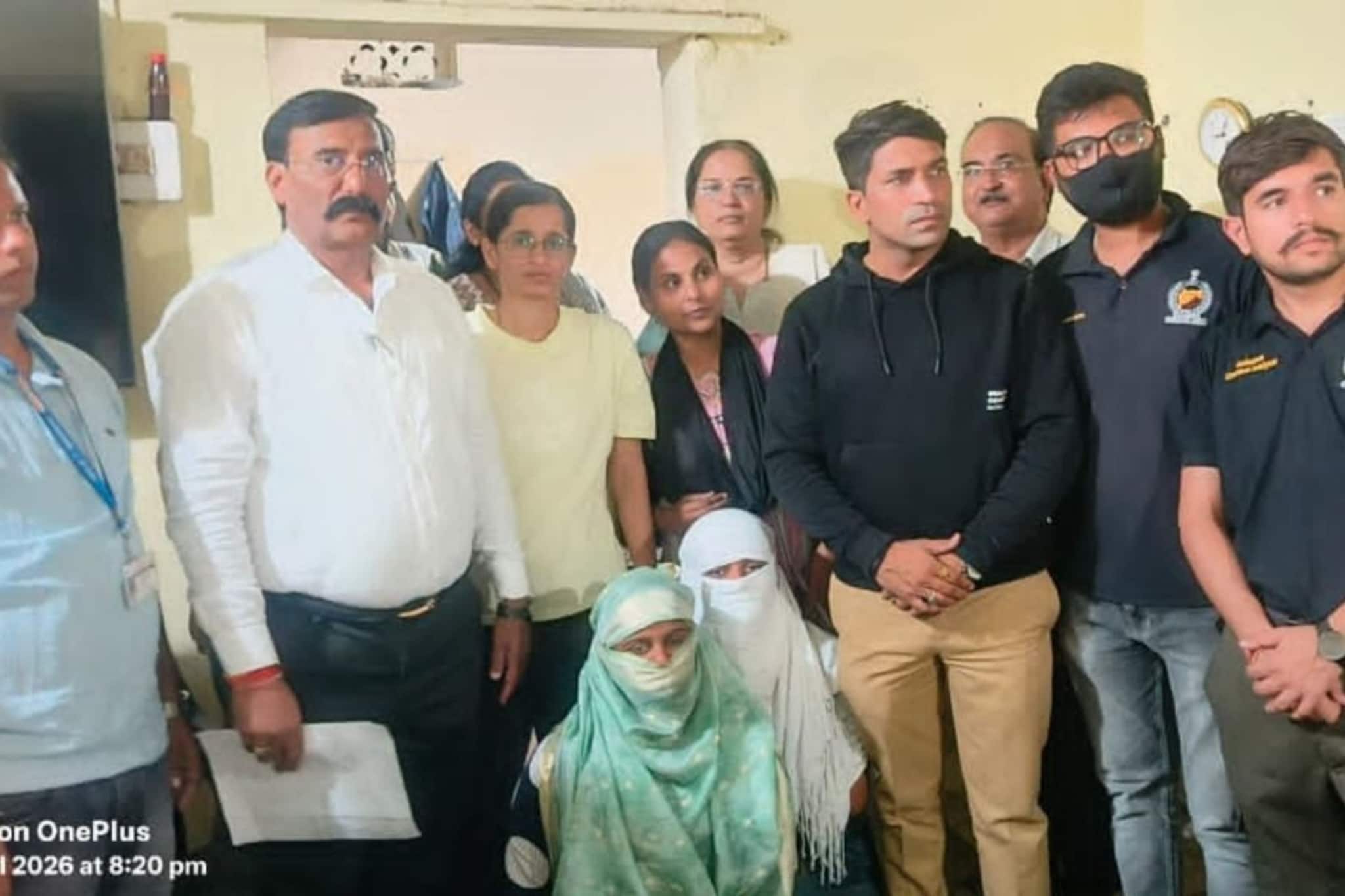 70 हजारात सौदा, गर्भातच व्हायची मुलीची हत्या, MBBS डॉक्टरही सामील, संभाजीनगरात मोठं रॅकेट 70 हजारात सौदा, गर्भातच व्हायची मुलीची हत्या, MBBS डॉक्टरही सामील, संभाजीनगरात मोठं रॅकेट