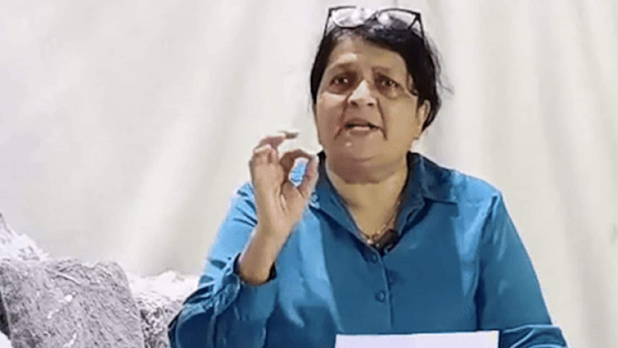 अशोक खरातचा CDR अंजली दमानियांच्या हाती, कोणत्या नेत्याशी किती वेळा झालं बोलणं? शेअर केली यादी