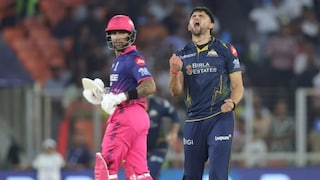 भारतीय खेळाडूने टाकला आयपीएलमधला फास्टेस्ट बॉल, ध्रुव जुरेलची बॅटही थरथरली! भारतीय खेळाडूने टाकला आयपीएलमधला फास्टेस्ट बॉल, ध्रुव जुरेलची बॅटही थरथरली!