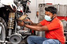 नव्या बाईकची पहिली सर्व्हिस का गरजेची असते? माहिती नसेल तर लगेच वाचा, अन्यथा होईल मोठं नुकसान 