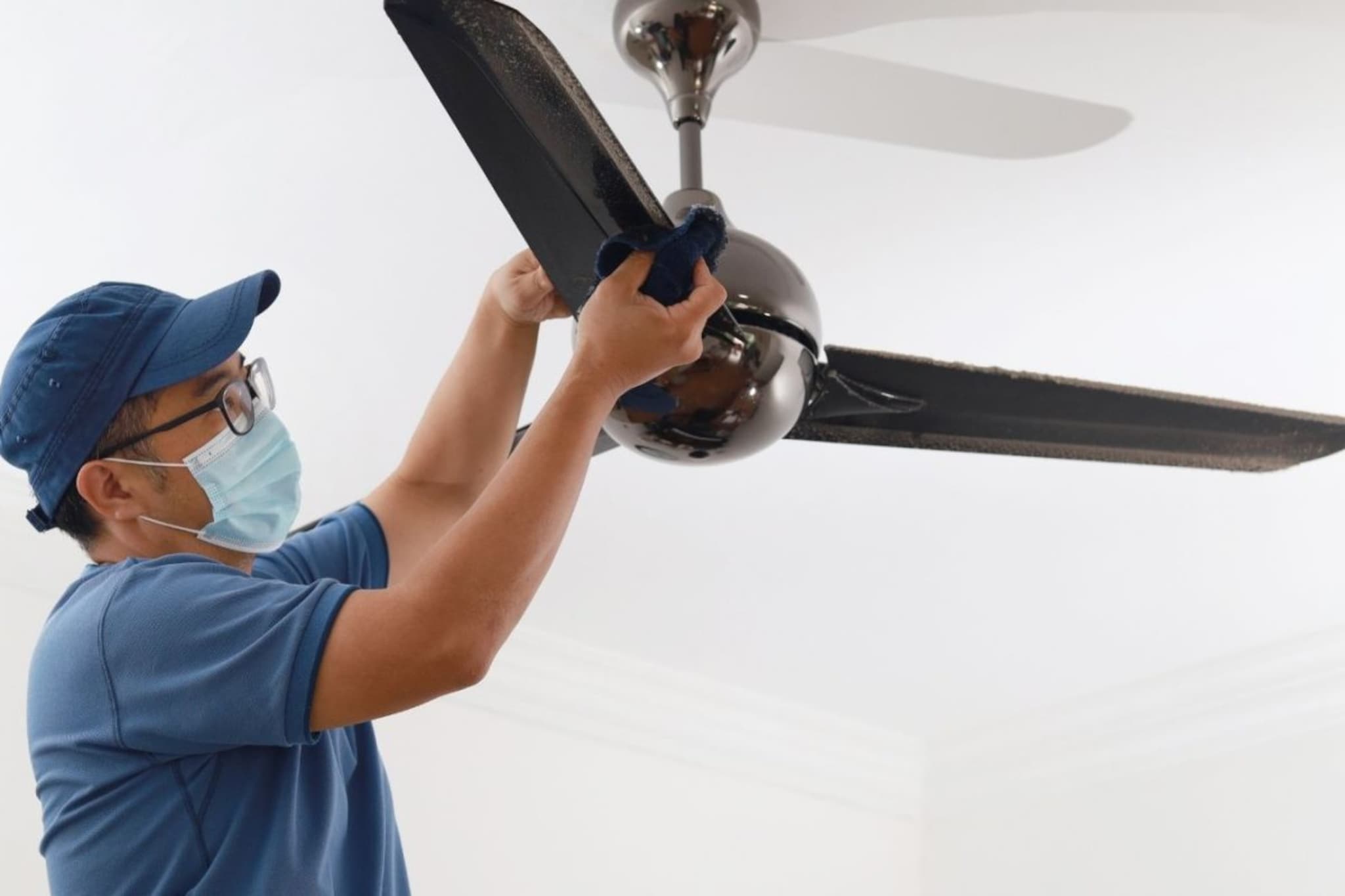 Ceiling Fan : पंख्याचा खटखट आवाज येतोय? वेळीच व्हा सावध; मोठा खर्च वाचवण्यासाठी करा 'हे' 4 घरगुती उपाय