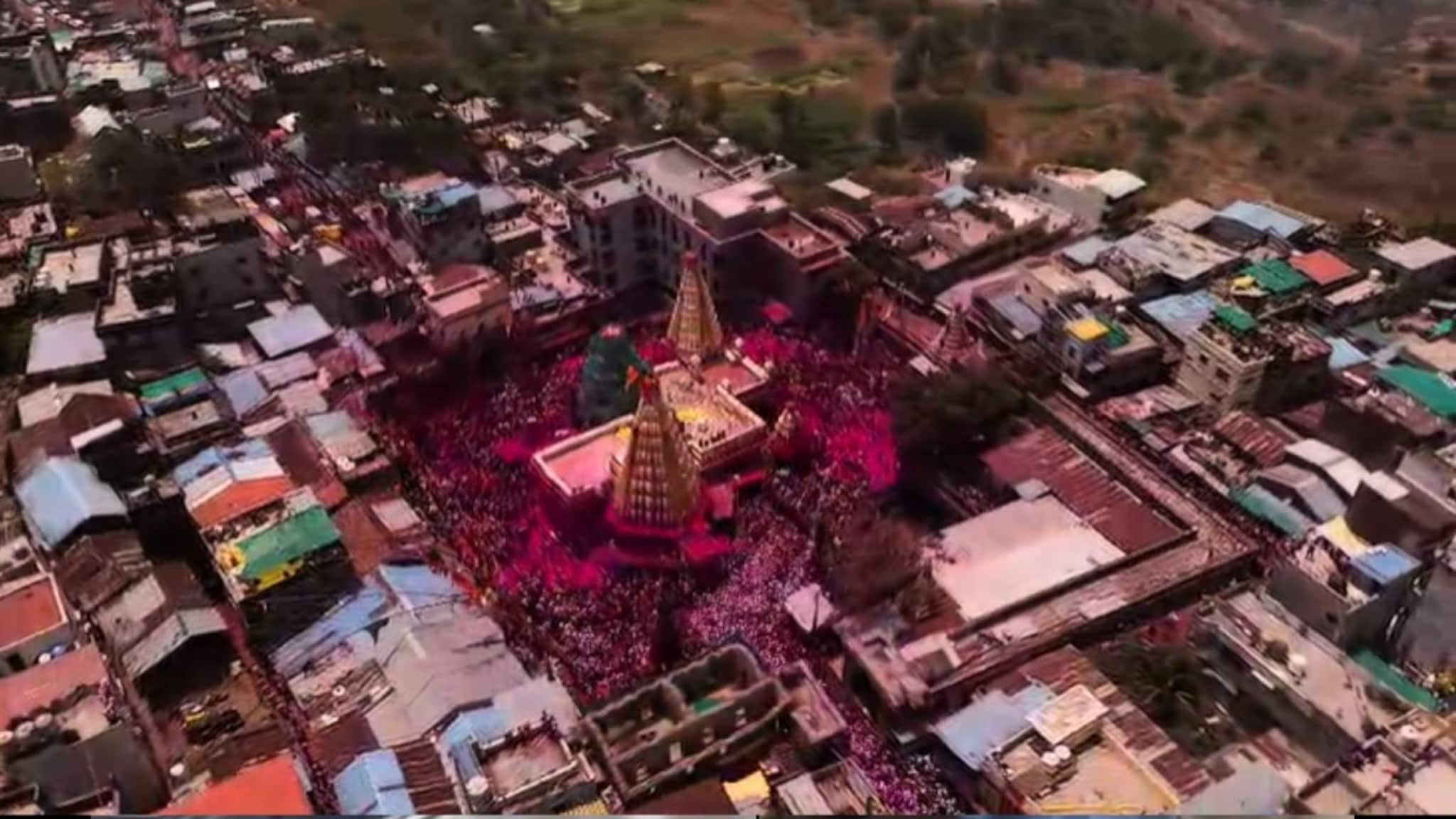 एकीकडे 'जोतिबाच्या नावाने चांगभलं'चा गजर अन् डोंगरावर दक्षिण दरवाजाजवळ कोसळली वीज, 5 जण आश्चर्यकारक बचावले