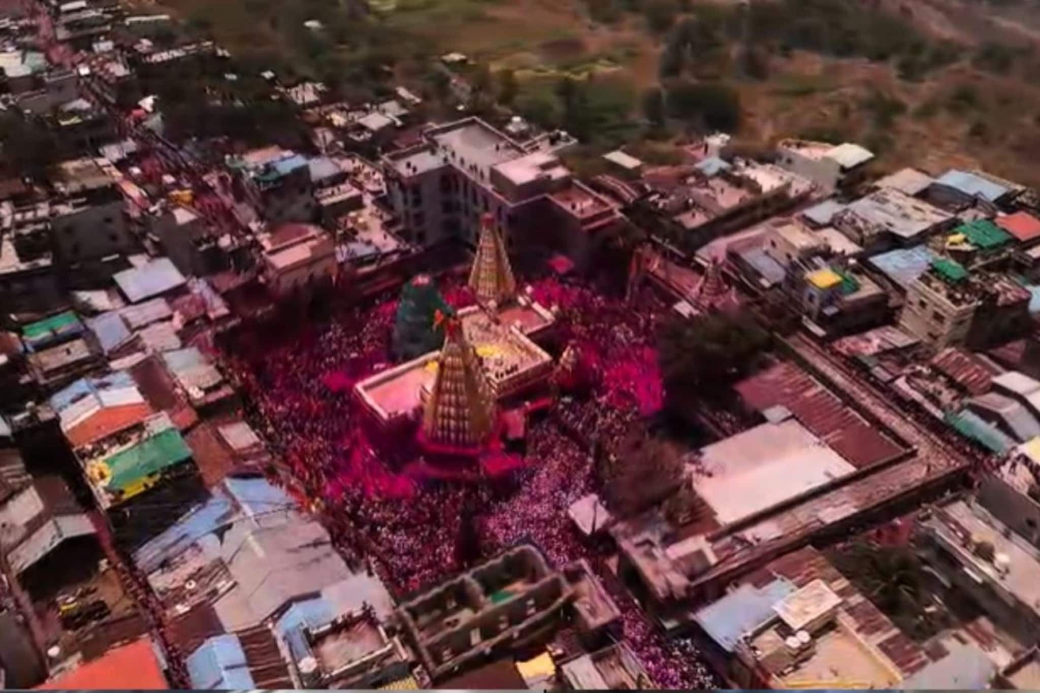 एकीकडे 'जोतिबाच्या नावाने चांगभलं'चा गजर अन् डोंगरावर दक्षिण दरवाजाजवळ कोसळली वीज, 5 जण आश्चर्यकारक बचावले