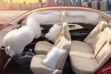 33 किमी मायलेज, Maruti ची टँकसारखी Car, लोकांनीही मानलं! देशातली सर्वाधिक विक्री होणारी कार