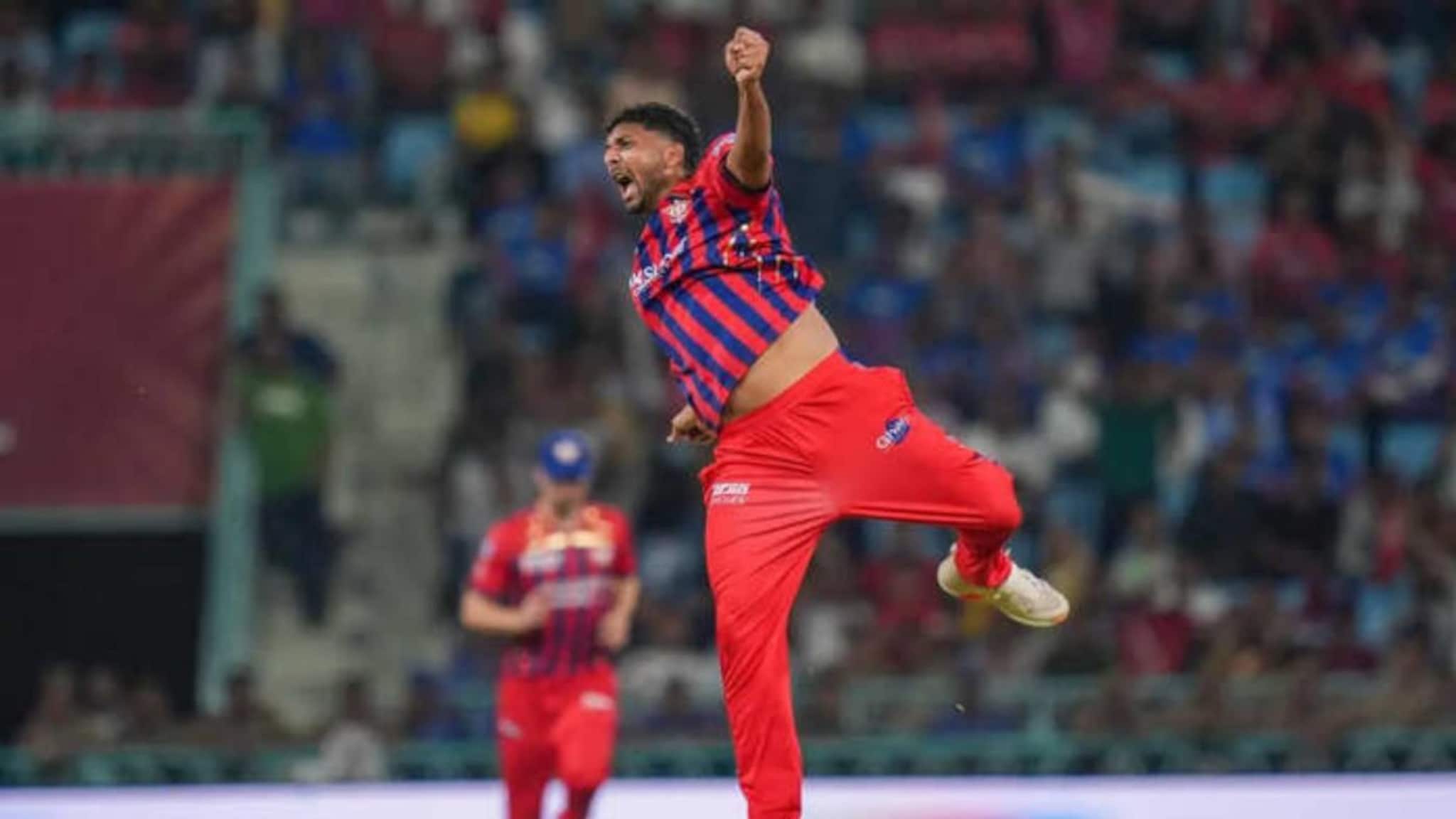 दोन वर्षांनंतर मुलगा परतला, पण यश पाहायला आईच नव्हती, IPL ची पहिली मेडन टाकणारा मोहसिन!