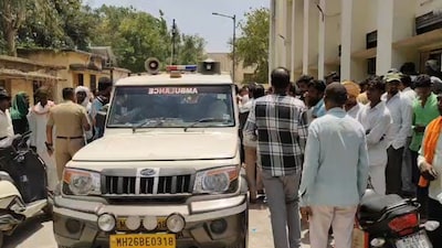 नांदेडमध्ये रक्तरंजित राडा, चौघे जखमी