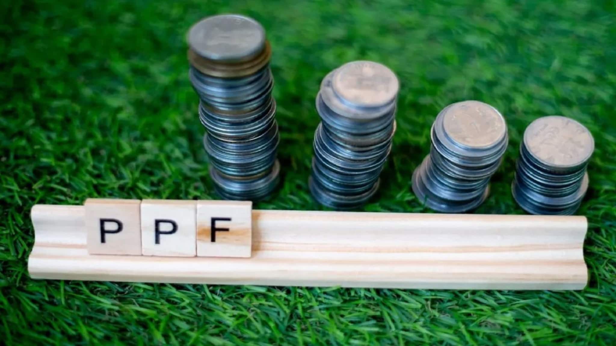 PPF स्किमध्ये दरवर्षी 1 लाख रुपये गुंतवल्यास मॅच्योरिटीवर किती पैसे मिळतील? कॅलक्युलेशन पाहाच