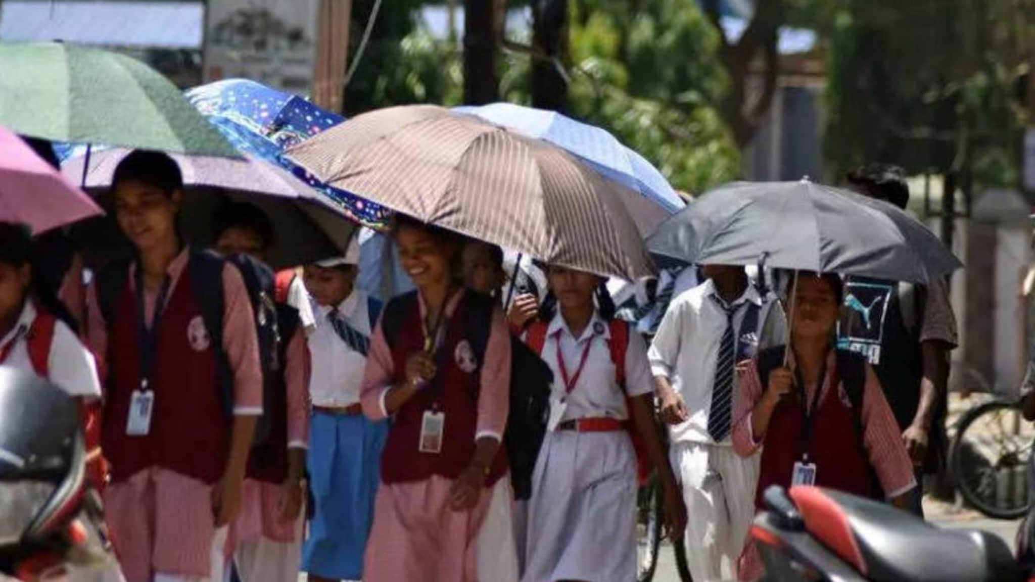 इतक्या उन्हामध्ये मुलांना शाळेत कसं पाठवायचं? शिक्षण विभागाच्या निर्णयावर विदर्भात वाद पेटला, पालक आक्रमक