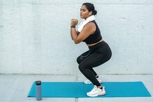 Health : दररोज सकाळी फक्त 20 स्कॉट्स मारल्या तर काय होईल? जिममध्ये न जाताही शरीर कमालीचे बदलू शकतं