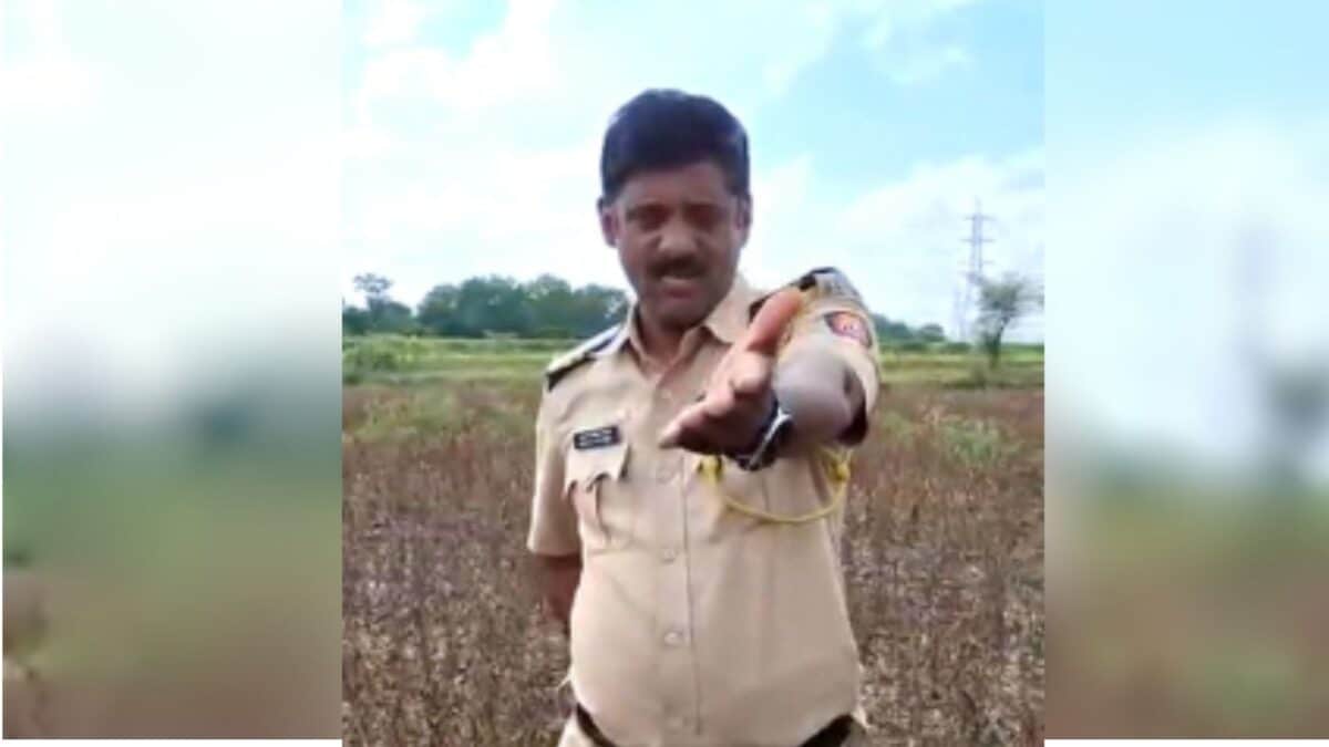 'तुझे कॅरेक्टर खराब करून टाकीन', शेतकऱ्याच्या मुलाला धमकी देणारा पोलीस ...