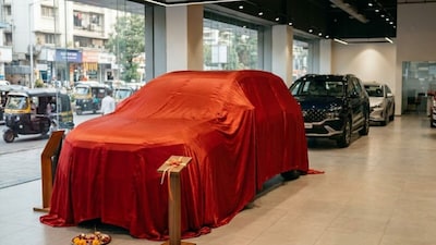 Car Offers: Buy during Dussehra-Diwali or wait for December? Know the math behind deals