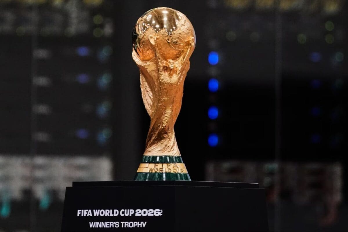 FIFA World Cup च्या दुसऱ्याच दिवशी स्टार खेळाडूच निधन, मॅच 24 तासांवर असताना संघावर दु:खाचा डोंगर