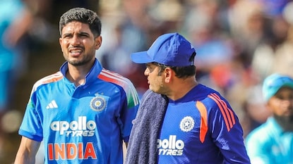 रिटायर्ड हर्ट व्हायची सल गिलला कायम बोचणार, इतिहास घडवण्याचा चान्स थोडक्यात हुकला! रिटायर्ड हर्ट व्हायची सल गिलला कायम बोचणार, इतिहास घडवण्याचा चान्स थोडक्यात हुकला!