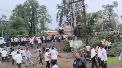 पोलीस आणि नागरिकांनी दरोड्याचा कट उधळून लावला पोलीस आणि नागरिकांनी दरोड्याचा कट उधळून लावला