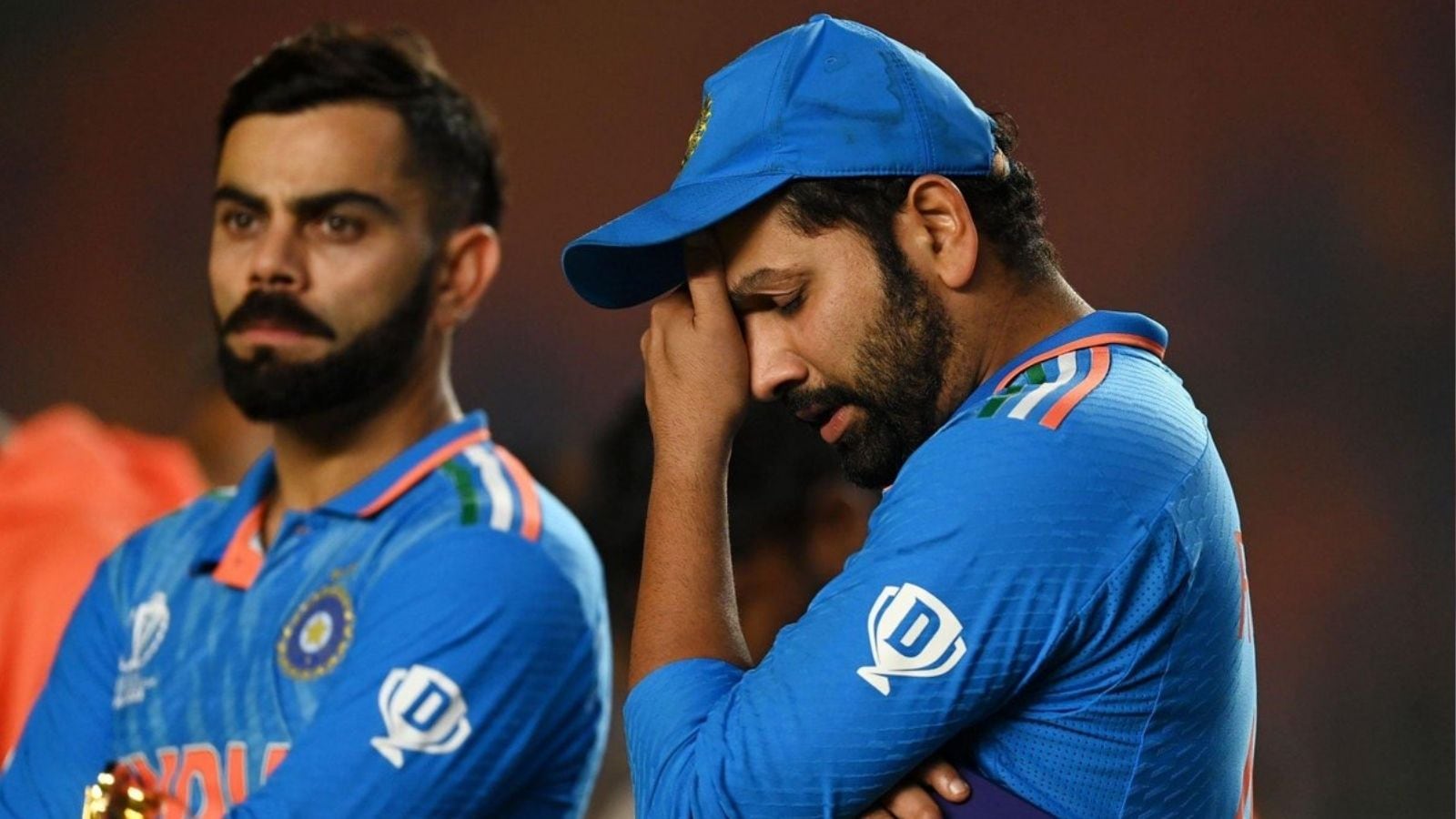 रोहित शर्माचे आई वडील देखील इंग्लंडचा पोहोचले आहे, त्यामुळे रिटायरमेंटच्या चर्चांना आणखीणच बळ मिळत आहे.